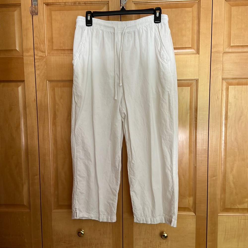 Erika capris size M white